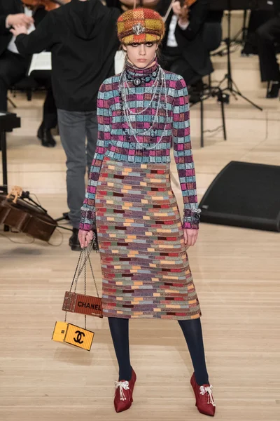 Look 34